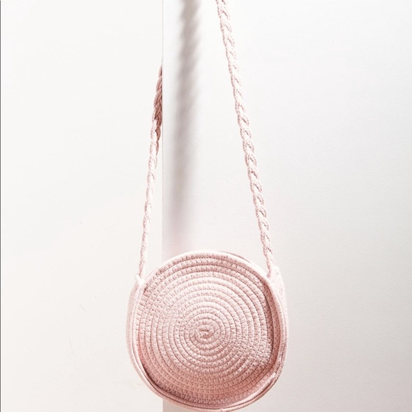 Urban Outfitters Handbags - LAST CHANCE 🚨 UO woven crossbody